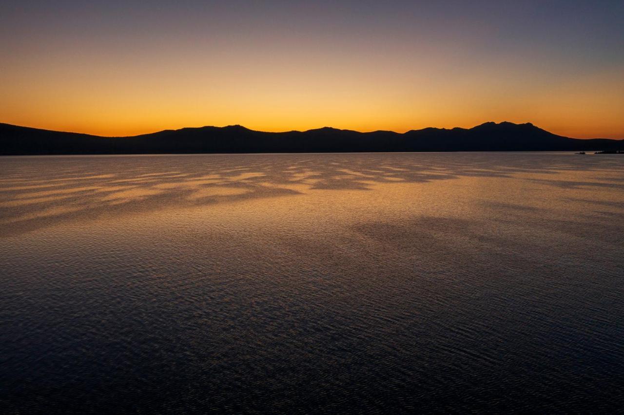 Hotel Rixos Borovoe Shchūchīnsk Exteriér fotografie Sunset over the Racetrack Playa