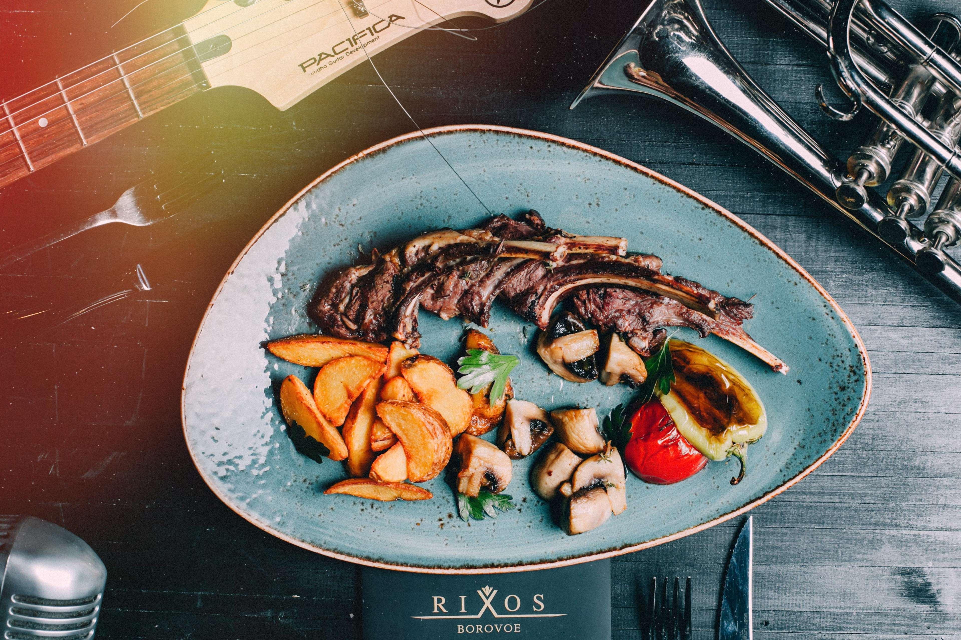 Hotel Rixos Borovoe Shchūchīnsk Exteriér fotografie A steak prepared at RIXOS